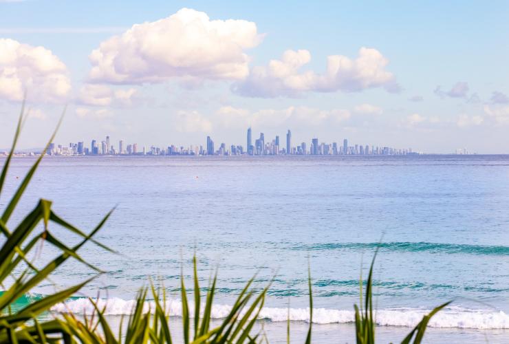 昆士兰州，黄金海岸，格林芒特海滩（Greenmount Beach）© 澳大利亚旅游局版权所有