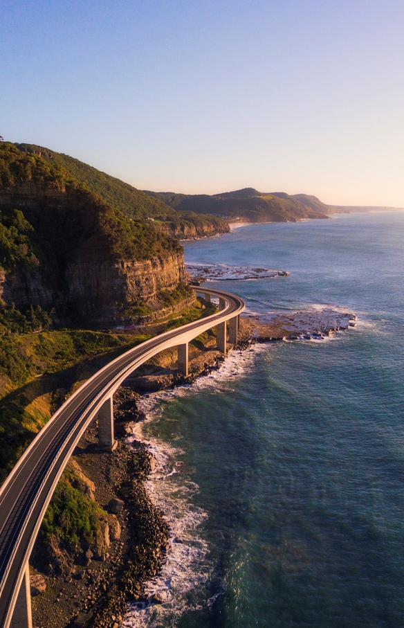 昆士兰海岸线沿岸蜿蜒曲折的公路 © 昆士兰州旅游及活动推广局版权所有