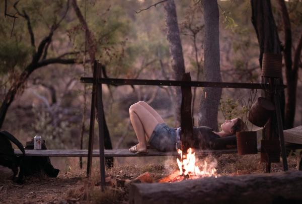 昆士兰州，乌达拉，Undara Experience 山林小屋© Rowan Bestmann/昆士兰州旅游及活动推广局版权所有