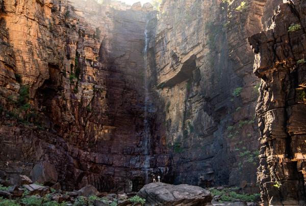 北领地，北端地区，卡卡杜国家公园，吉姆吉姆瀑布 © 北领地旅游局版权所有