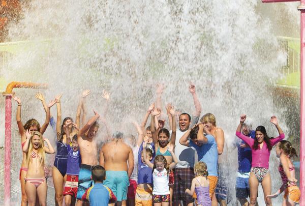 昆士兰州，黄金海岸，狂欢水上乐园 © 昆士兰州旅游及活动推广局版权所有