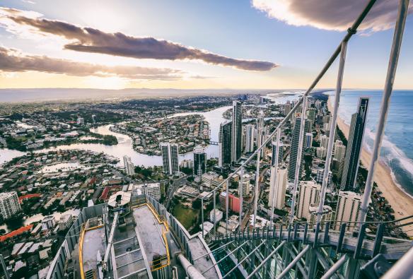 昆士兰州，冲浪者天堂，攀爬星空塔观景台 © Matt Glastonbury / 昆士兰州旅游及活动推广局版权所有
