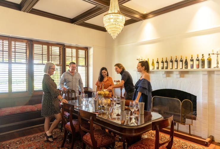 南澳大利亚州，芭萝莎谷，艾德顿葡萄酒庄，Barossa Taste Sensations 之旅 © 澳大利亚旅游局版权所有