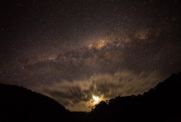 塔斯马尼亚州，富兰克林-戈登原野河国家公园，富兰克林河上群星密布的夜空 © 澳大利亚旅游局版权所有