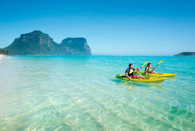 新南威尔士州，在豪勋爵岛划皮艇 © 新南威尔士州旅游局版权所有